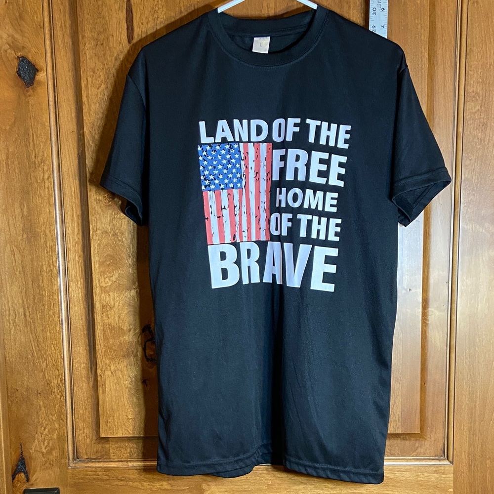 Black Patriotic Graphic Tee, "Land of the Free, Home of the Brave" Size L